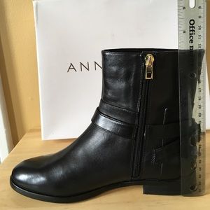 Ann Taylor 6.5 leather black booties